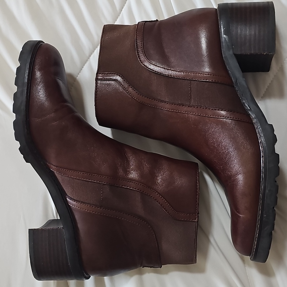 Women's Brown Leather Boots  By Crown Vintage - Picture 3 of 5